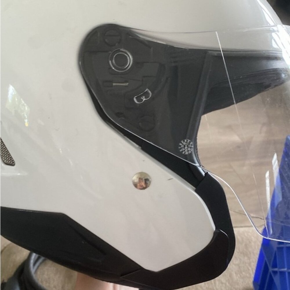 HJC ISMax II is a polycarbonate shelled flipupmodular crash helmet visor S